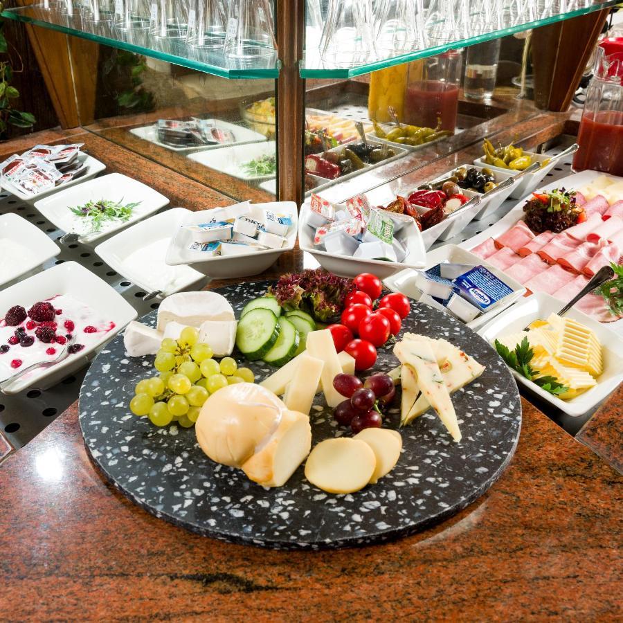 Spundloch- Das Hotel & Weinrestaurant Veitshochheim Luaran gambar