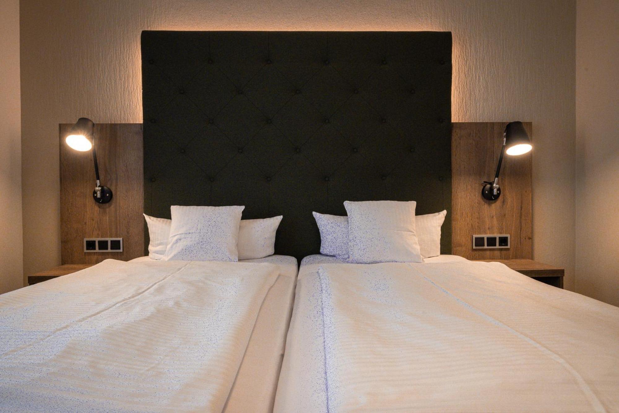 Spundloch- Das Hotel & Weinrestaurant Veitshochheim Luaran gambar
