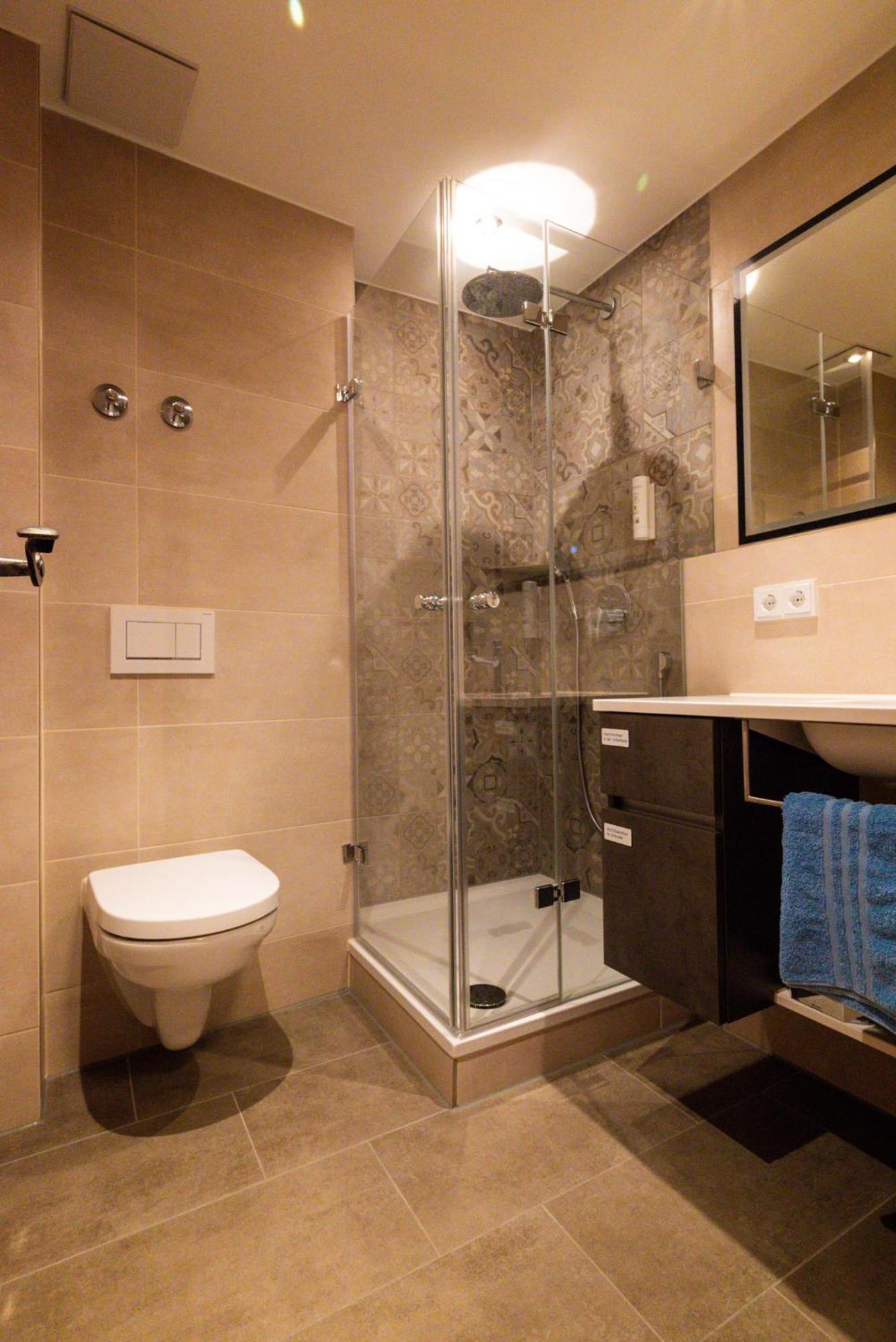 Spundloch- Das Hotel & Weinrestaurant Veitshochheim Luaran gambar